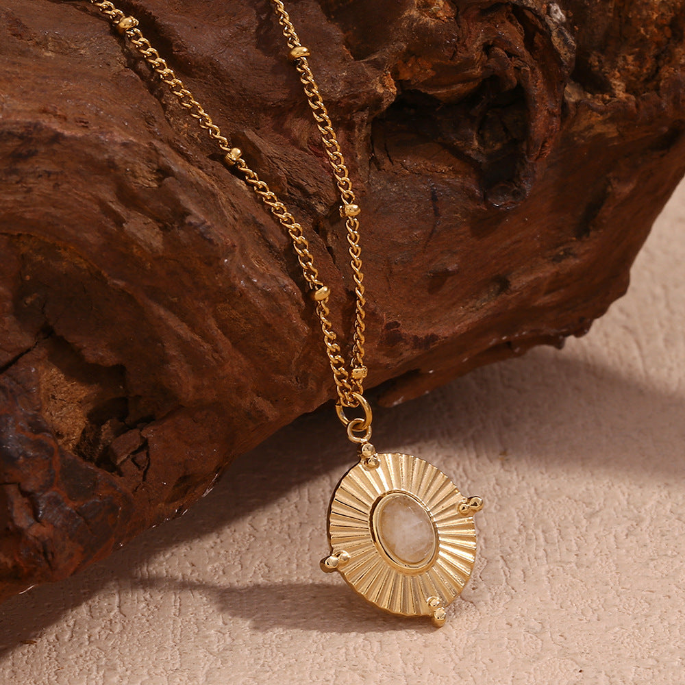 Collana con ciondolo ovale in cristallo bianco in acciaio inossidabile placcato oro 18 carati con geometria minimalista per donna