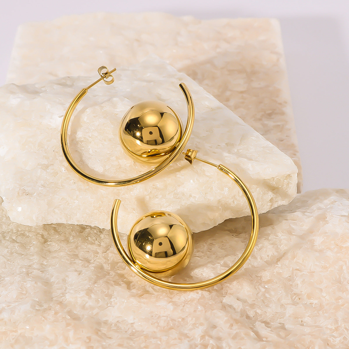 Minimalist Geometric C-Shaped Hollow Stainless Steel Earrings with Lightweight Spherical Design and 18K Vacuum Plating Finish