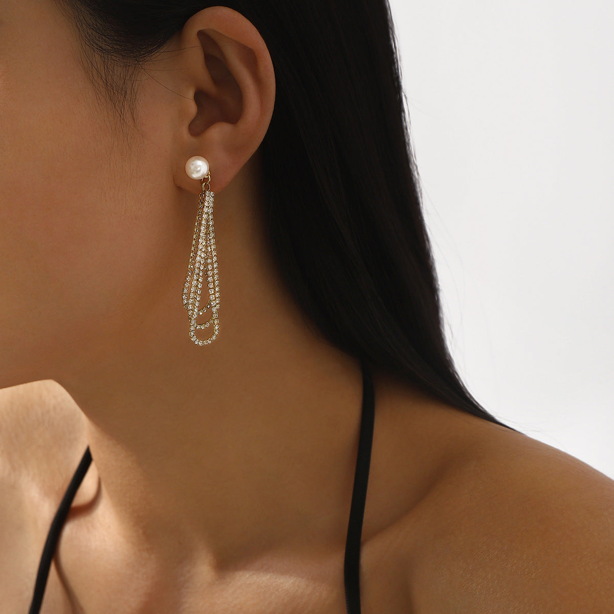 Pendientes de borla en forma de lágrima de estilo chic para mujer con base de aleación, incrustaciones de pedrería y detalles de perlas de imitación