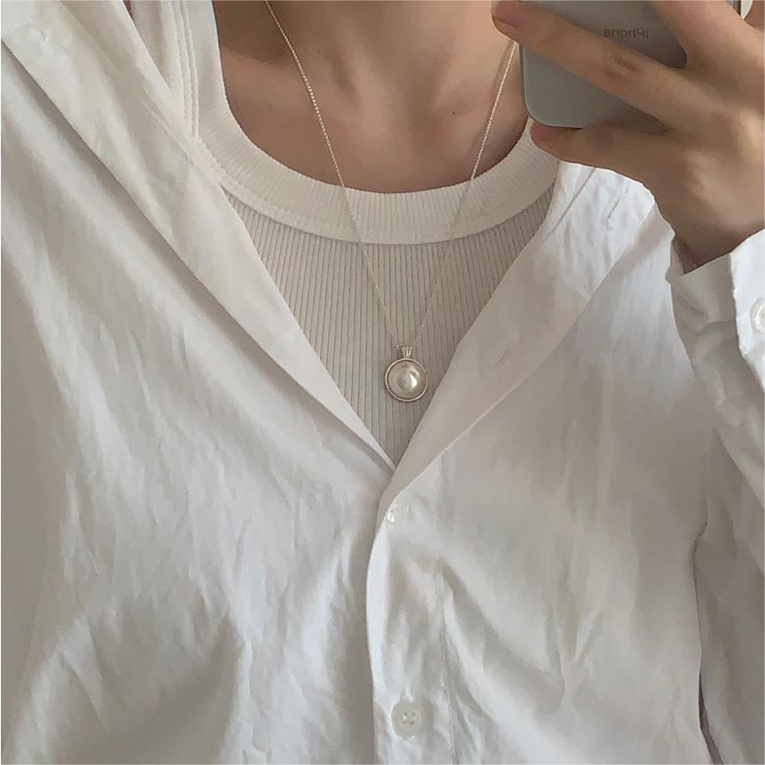 Minimalist Pearl Necklace in 925 Sterling Silver with Round Pendant, Elegant and Versatile Design