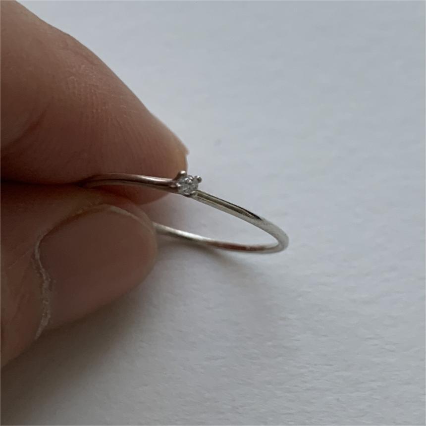 Anello Minimalista a Cuore in Argento Sterling 925 con Zirconia Cubica Quadrata Smussata e Finitura Placcata