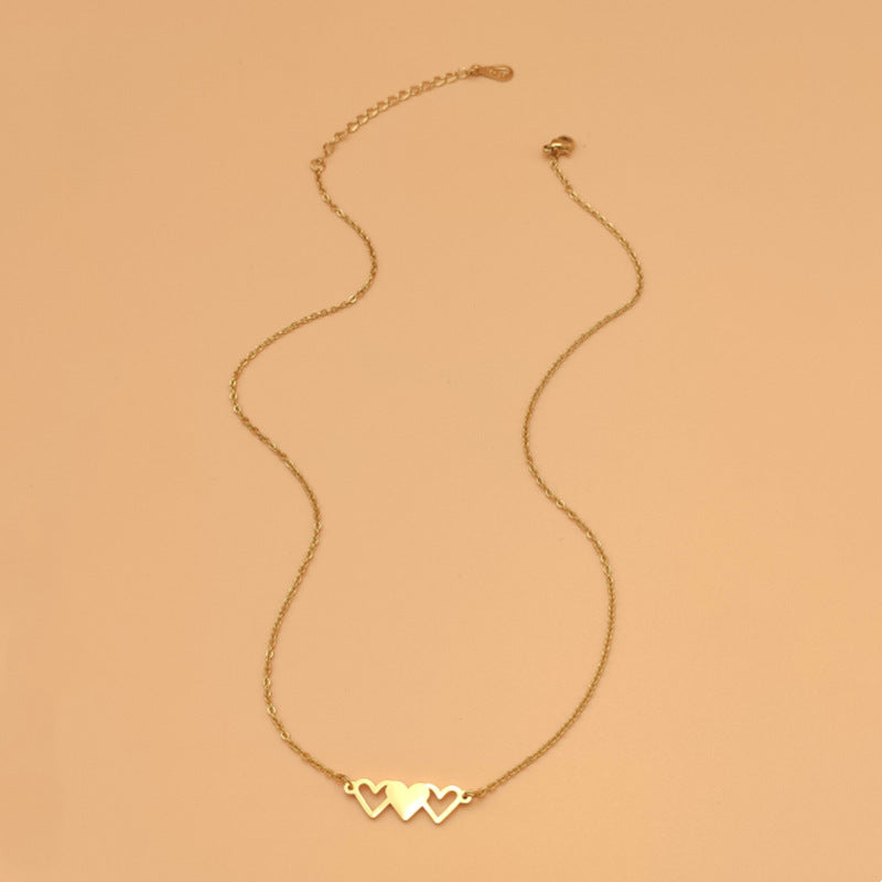 Collana minimalist con cuore in acciaio inossidabile con ciondolo in acciaio al titanio e finitura placcata per donna