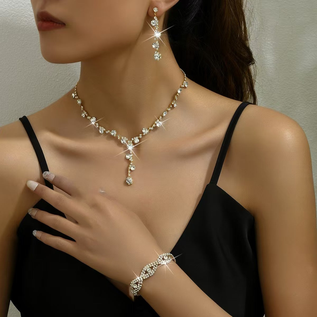Princess Style Teardrop Pendant Necklace with Claw Chain Set Including Rhinestone Earrings and Bracelet for Women