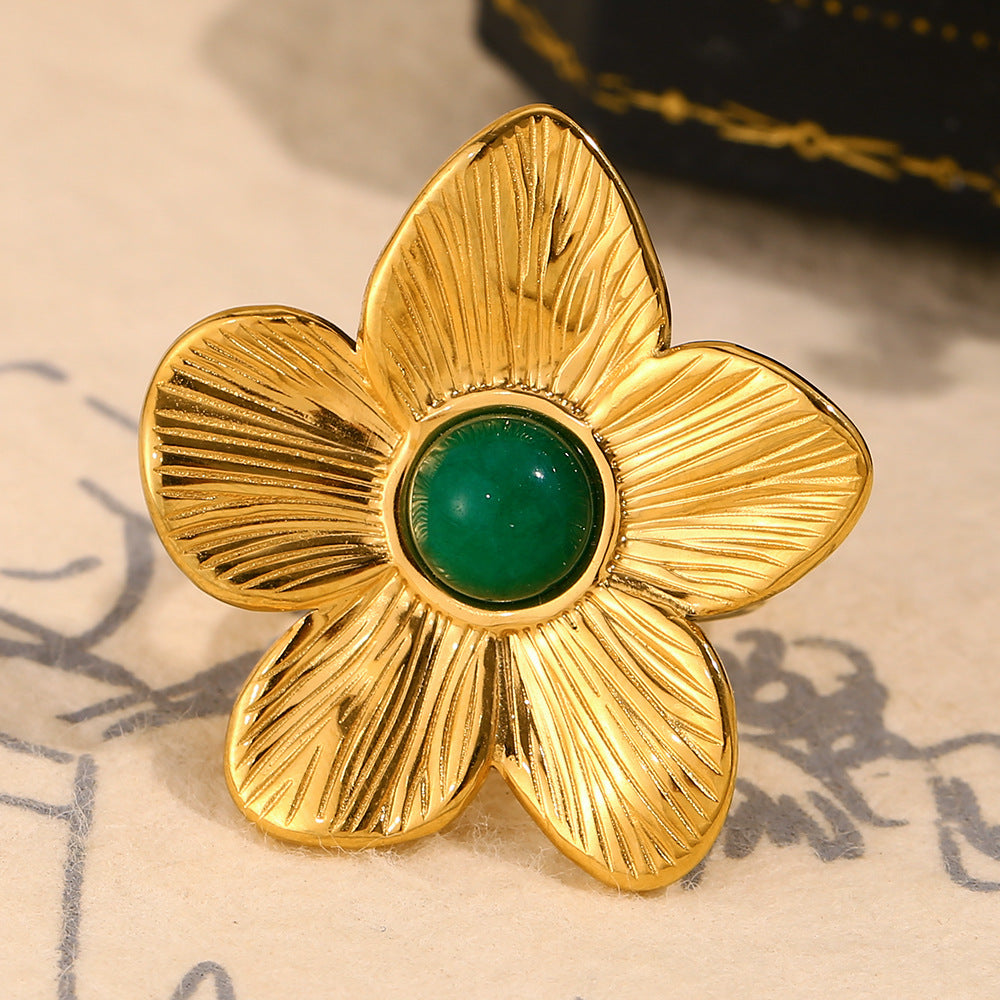 Vintage Style Floral Shaped Stainless Steel Ring with 18K Gold Plating for Women