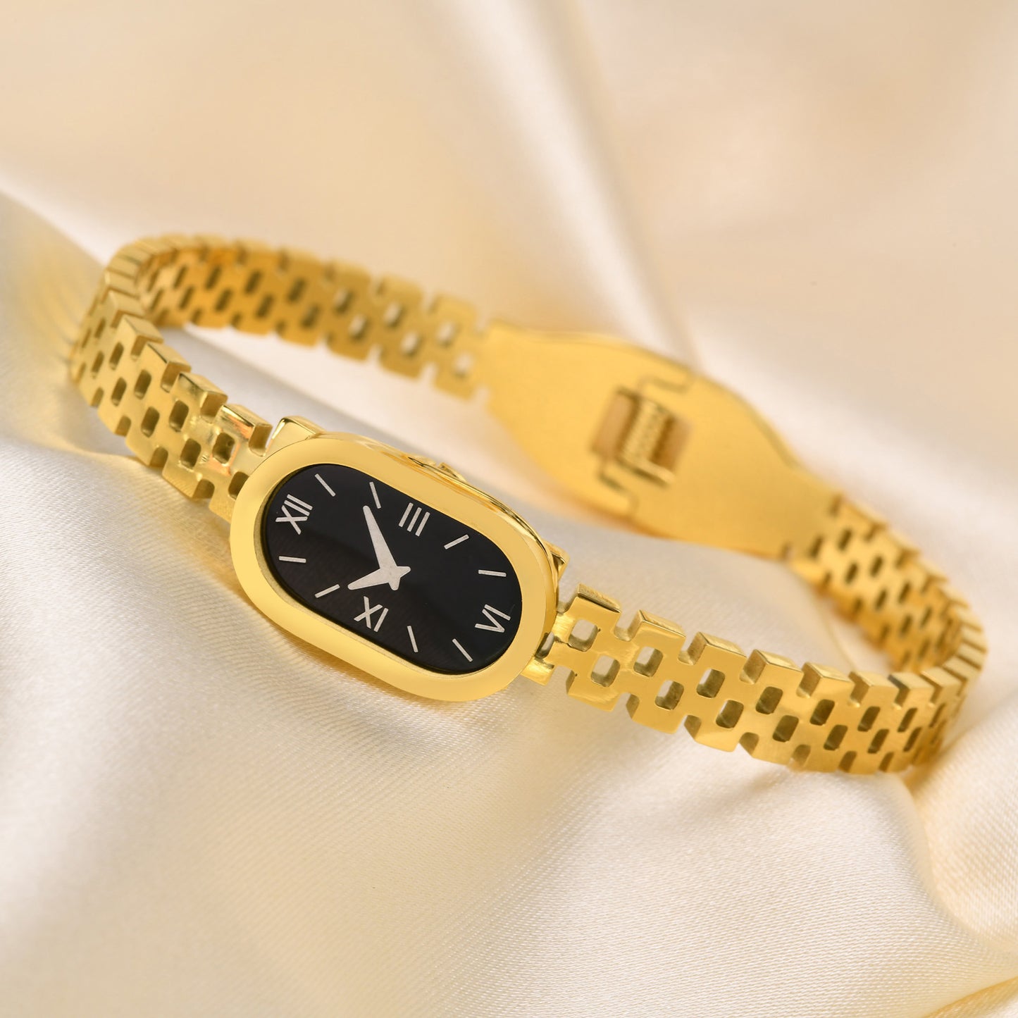 Vintage Stainless Steel Watch Bracelet with Gold Plating for Women Oval Shape Timepiece Jewelry