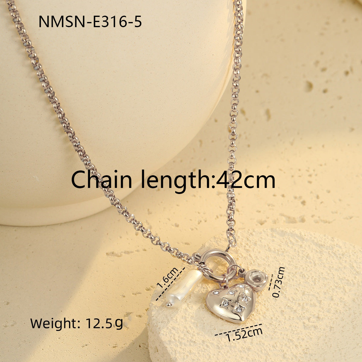 Elegante collar de acero inoxidable chapado en forma de corazón para mujer con diseño geométrico minimalista