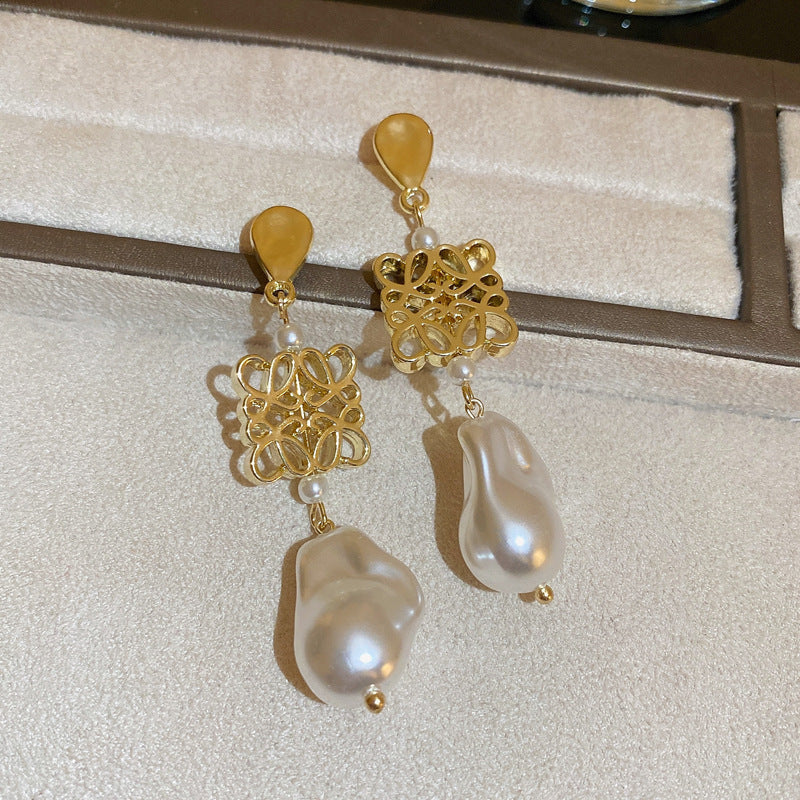 Orecchini a perno da donna geometrici floreali vintage in lega con finitura placcata, eleganti retrò