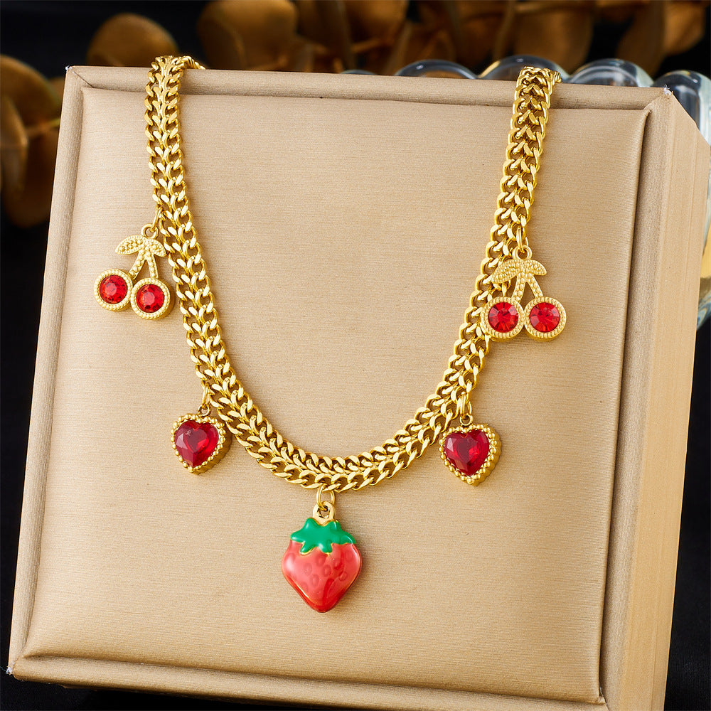 Collana con ciondolo a ciliegia fragola dolce e fresca in acciaio inossidabile con finitura placcata, design 3D a forma di frutto su catena snake per donna