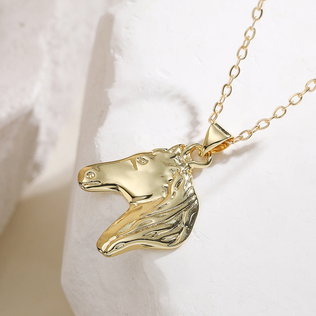 Minimalist Hip-hop 18K Gold Plated Brass Geometric Horse Pendant Necklace for Women