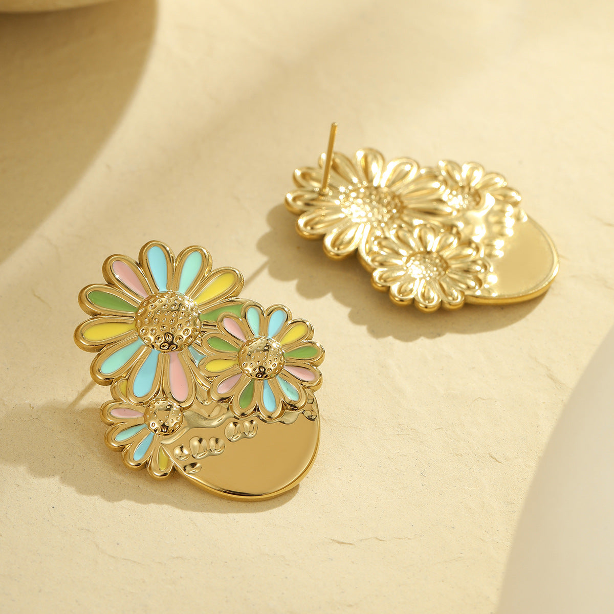 Fashionable Sunflower-Shaped Earrings in Titanium Steel with 18K Gold Plating for Women