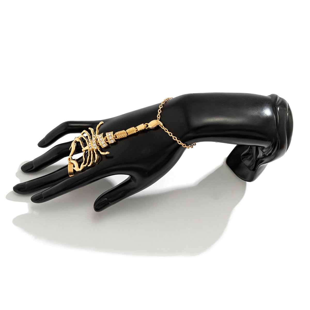 Bracciale da dito a catena in lega a forma di scorpione, stile minimalista e audace, per donna, con finitura galvanizzata