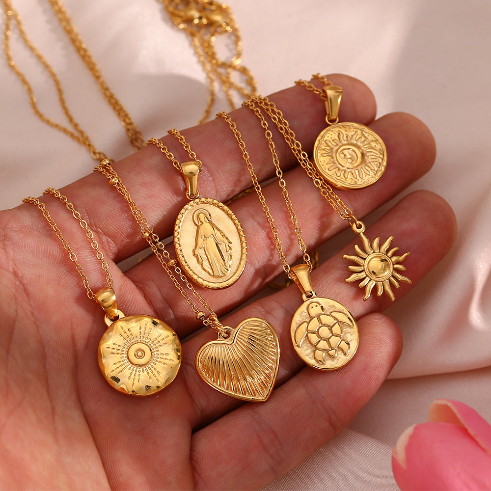 Collana con ciondolo alla moda Sole Luna Stella geometrico da donna in acciaio al titanio con finitura placcata su catena a O
