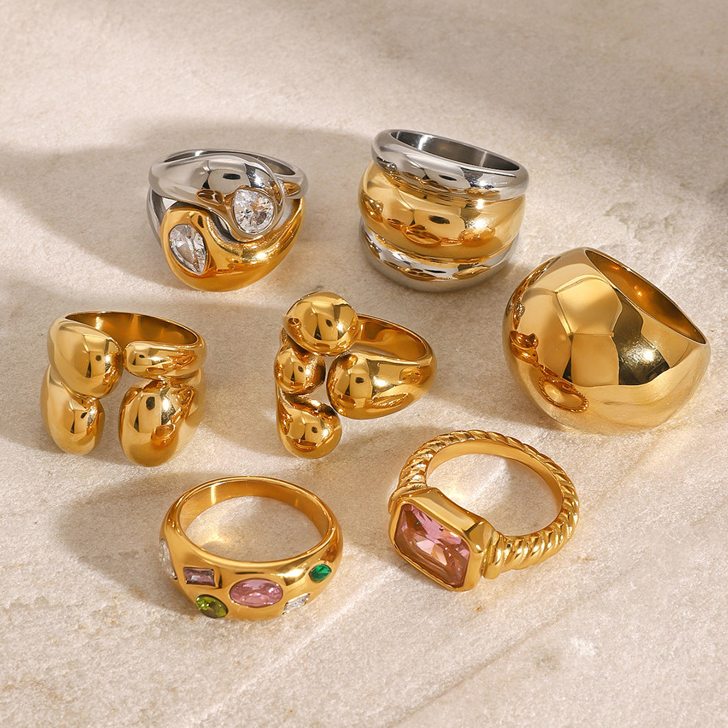 Anillo de acero inoxidable chapado con diseño geométrico de estilo vintage y acentos de circonita para mujer