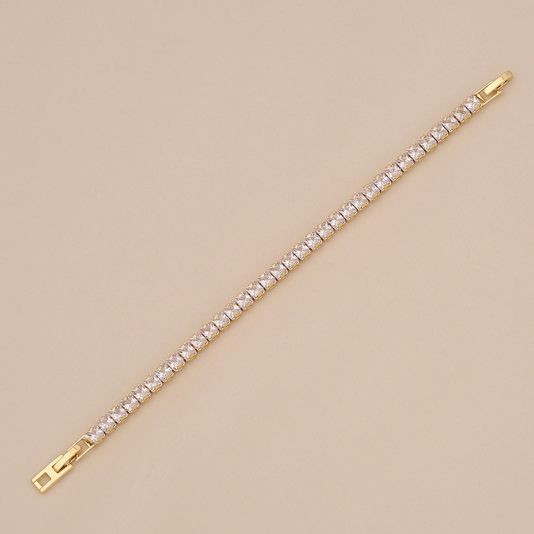 Bracciale quadrato geometrico alla moda da donna con zirconi intarsiati, accessorio chic minimalista da ufficio
