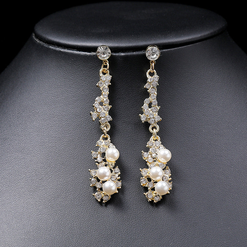 Minimalist Pearl Necklace Set for Women with Alloy Pendant and Electroplated Finish, Clavicle Chain and Matching Earrings