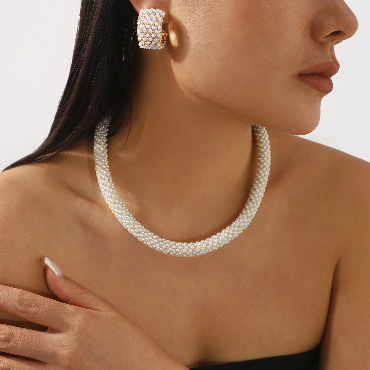Parure Elegante di Collana e Orecchini di Perle in Stile Francese da Donna con Dettagli in Strass su Base in Lega e Catena di Perle Artigianale