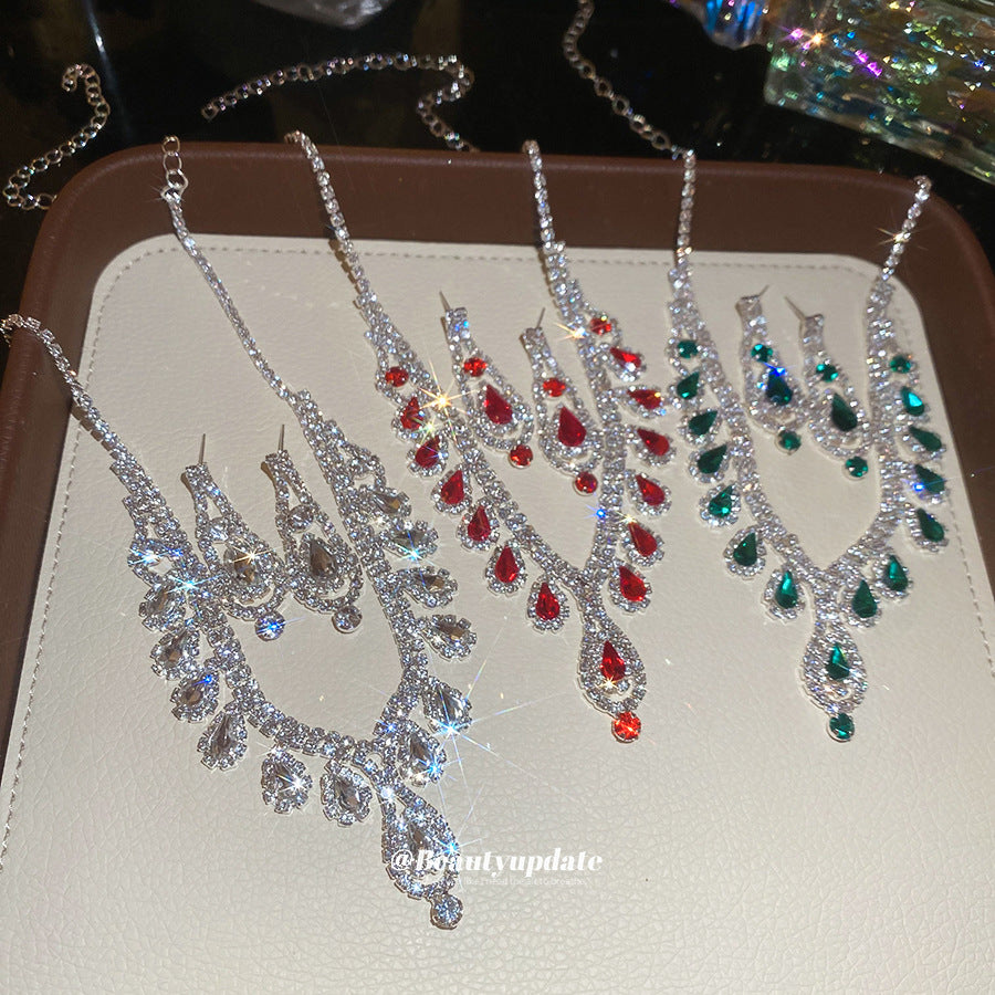 Set Collana con Pendente a Goccia di Lusso con Intarsi di Strass da Donna, Catena Leggera in Rame e Orecchini a Goccia in Lega, Gioielli alla Moda Minimalisti per la Clavicola