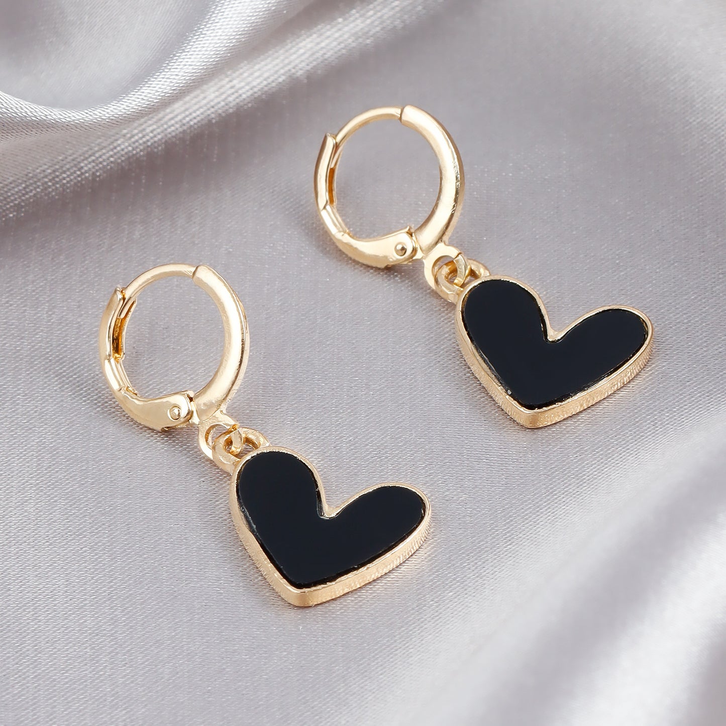 Vintage French Style Minimalist Gold-Plated Alloy Heart-Shaped Earrings for Women with Mother-of-Pearl Effect
