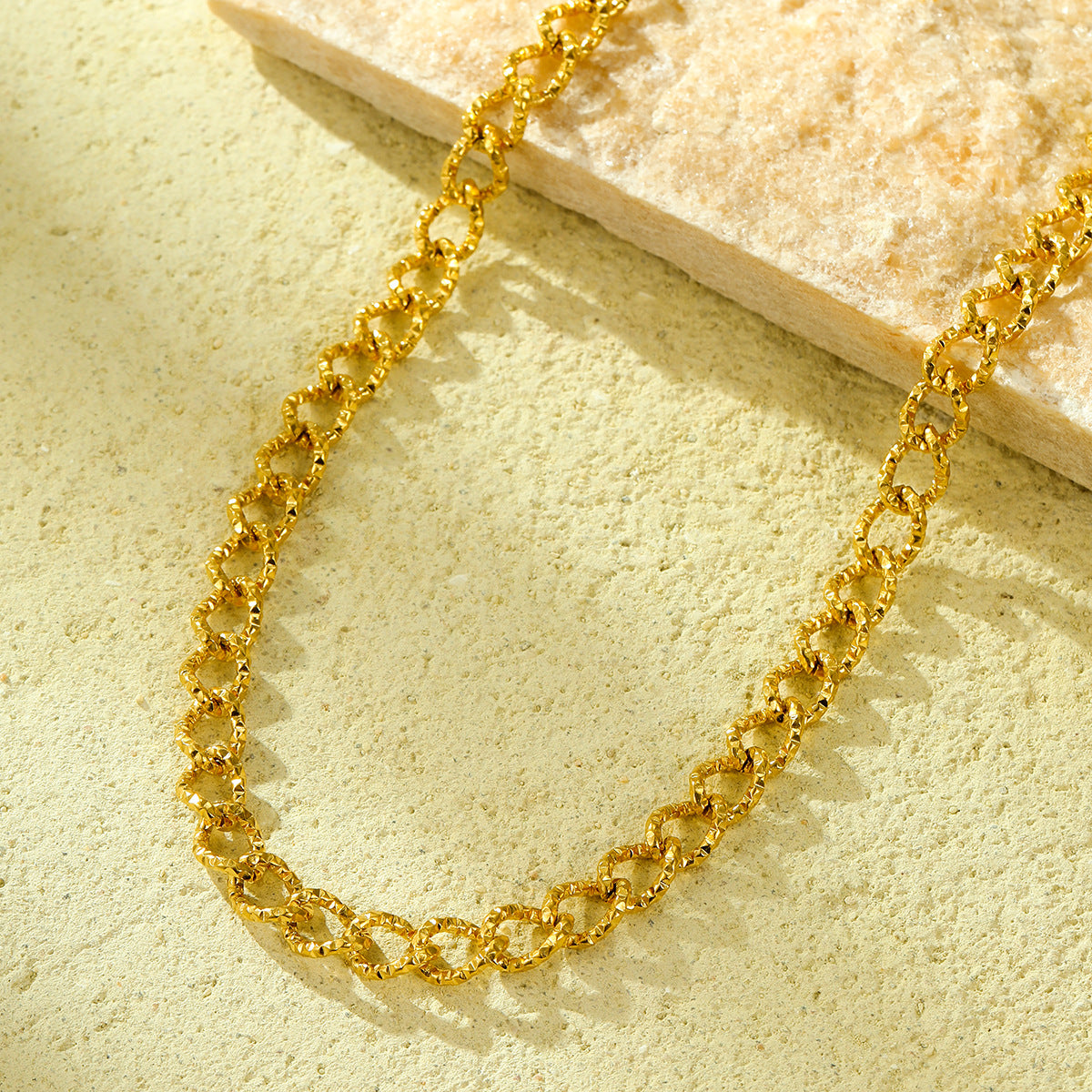 Collana alla moda in acciaio inossidabile stile OL con placcatura in oro 18K, design a catena a maglie larghe per donna