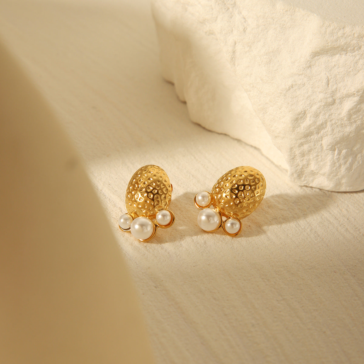 Fashion Ins Style 18K Gold Plated Hammered Stainless Steel Geometric Pearl Earrings for Women