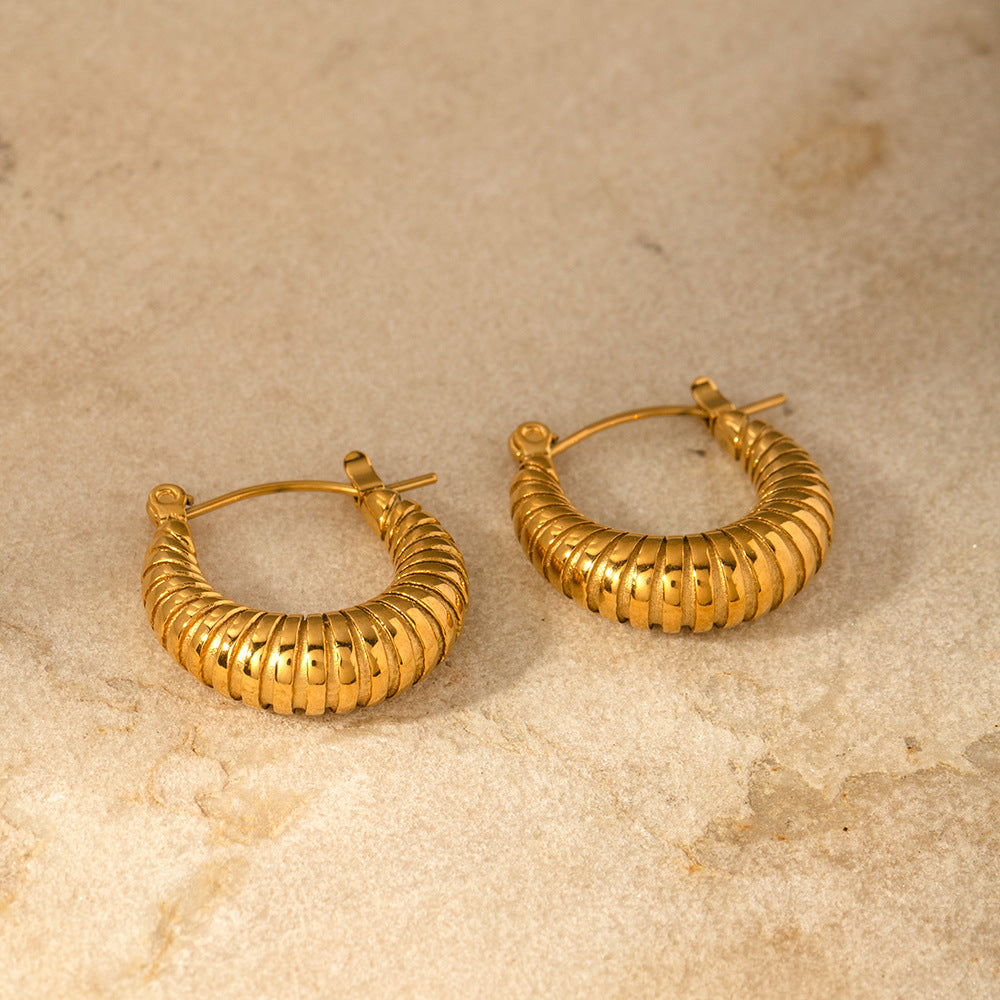 Pendientes de aro de acero inoxidable chapados en oro de 18 quilates con diseño geométrico minimalista para mujer