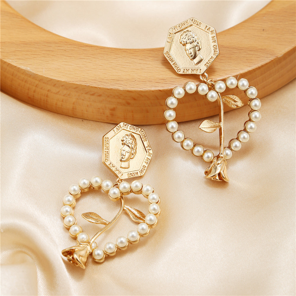 Orecchini Minimalisti Eleganti a Cuore Floreale in Lega con Perla e Perno in Argento Sterling 925