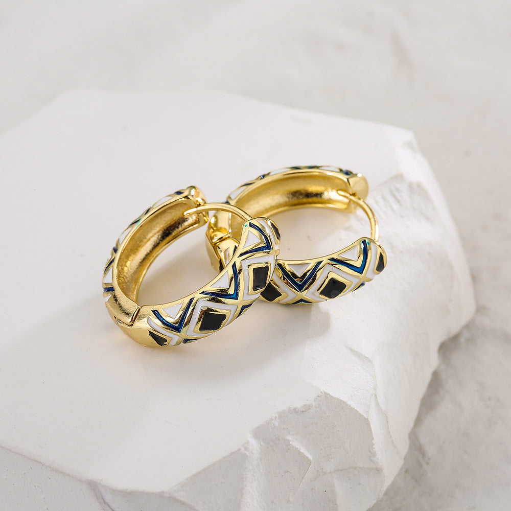 Orecchini a Cerchio Geometrici Minimalisti Retrò da Donna in Ottone Placcato Oro 18K con Finitura Smaltata