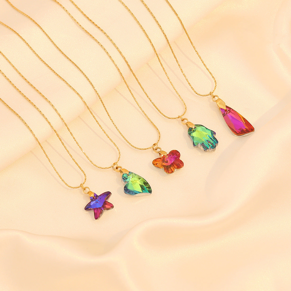 Collana Pendente a Forma di Farfalla Cuore Stella in Acciaio Inossidabile con Strass Intarsiati per Donna
