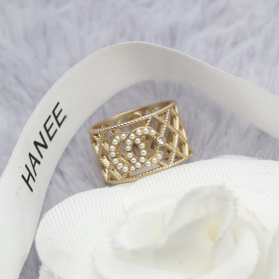 Anello da Donna con Lettera in Ottone Placcato Oro Lusso Elegante