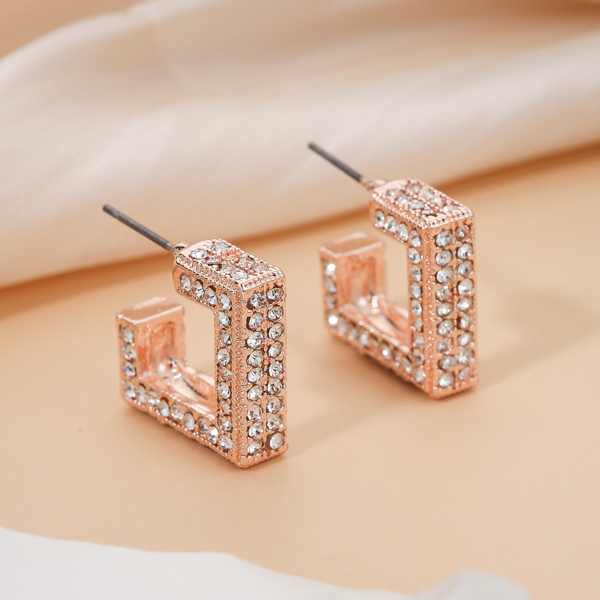 Pendientes de tuerca cuadrados geométricos minimalistas de cobre con diamantes de imitación y postes de acero inoxidable para mujer