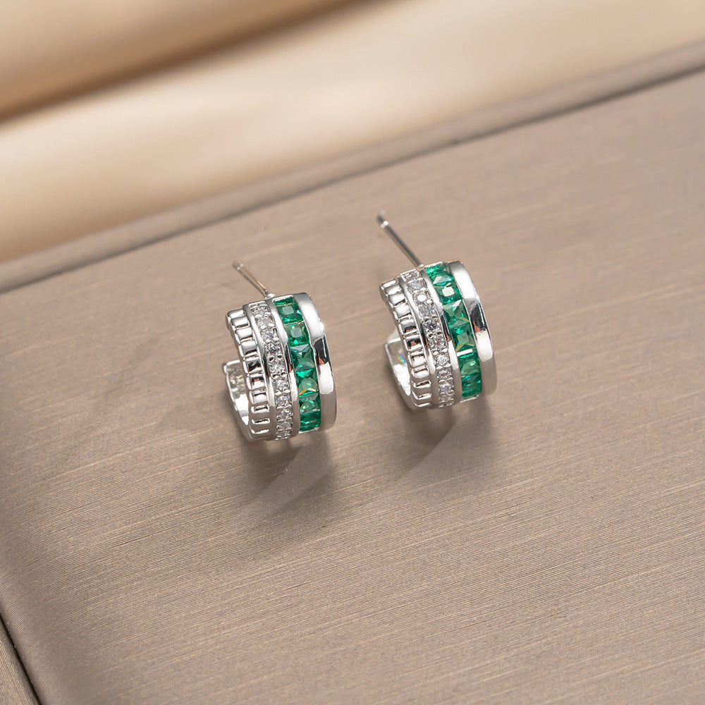 Set di collana in acciaio al titanio geometrico minimalista di lusso leggero con ciondolo in rame placcato oro 18 carati e intarsio in zircone, unisex