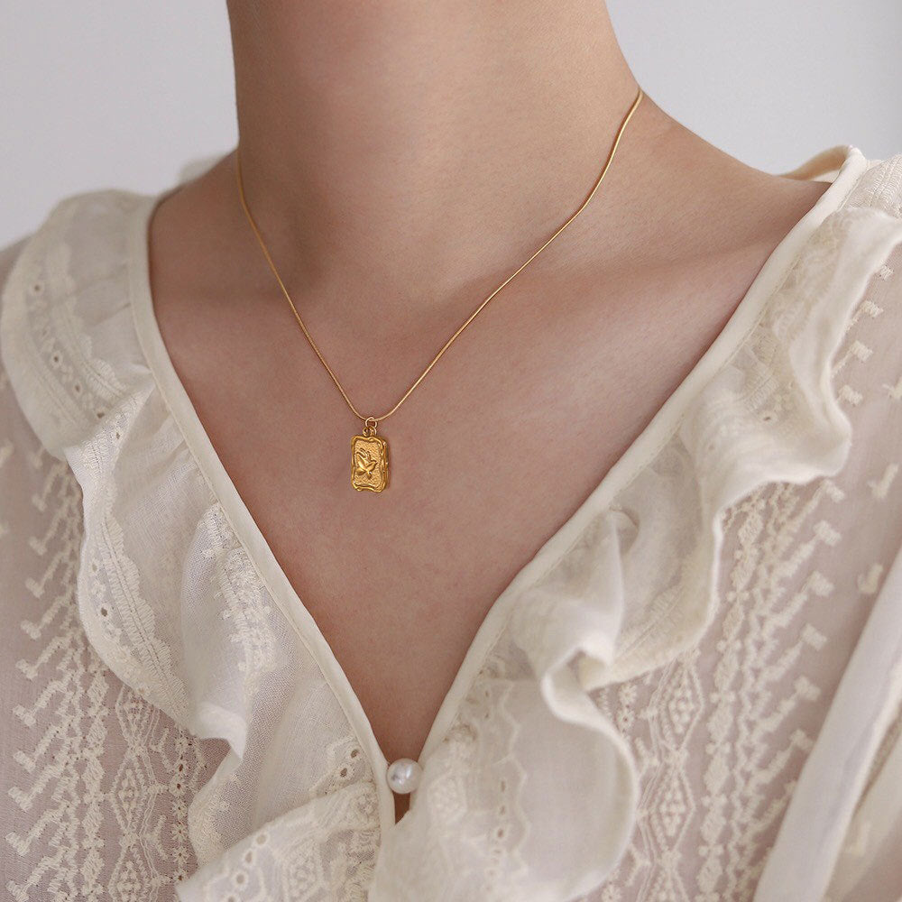 Vintage Floral Butterfly Pendant Necklace in Titanium Steel with Gold Plating for Women Snake Chain Delicate Clavicle Jewelry