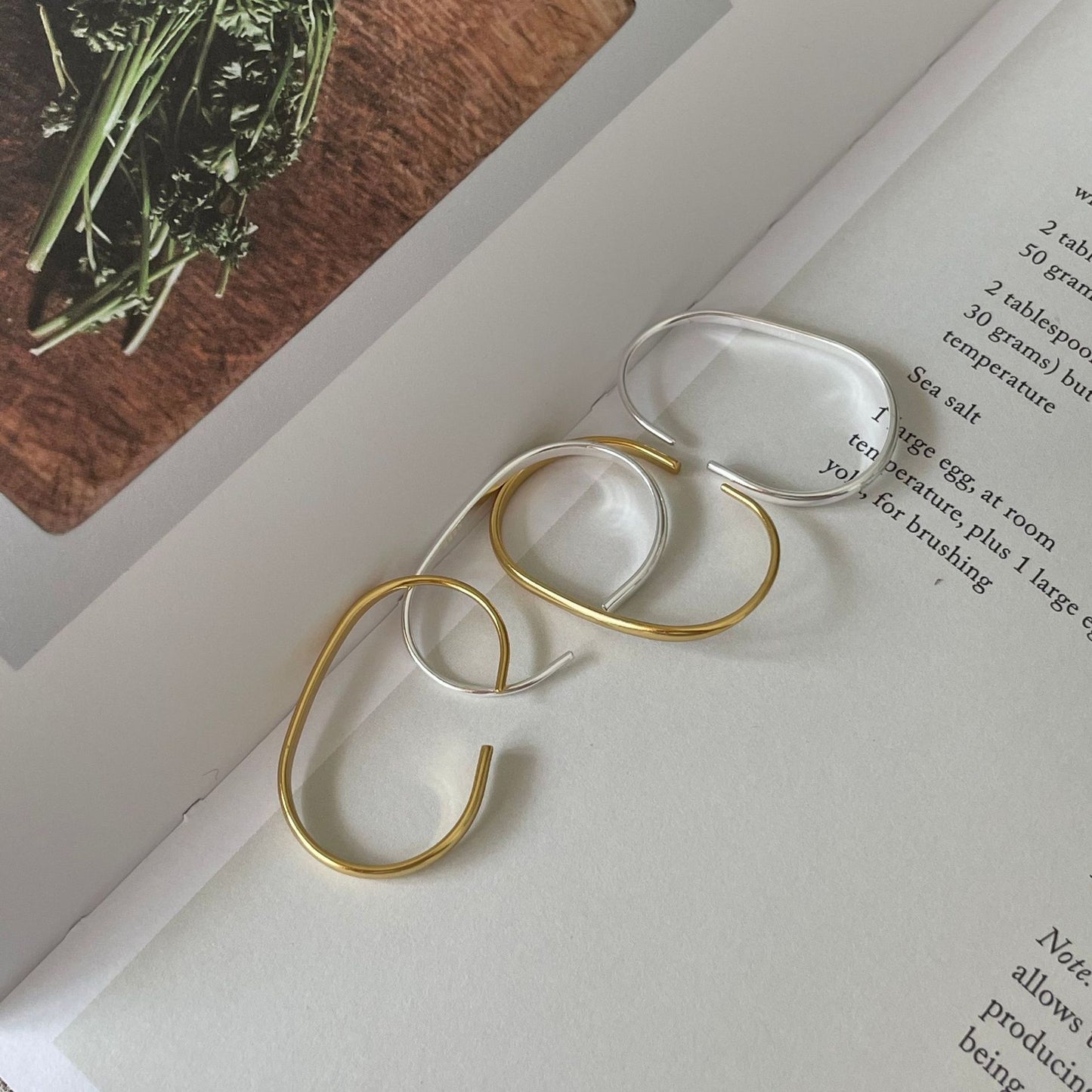 Minimalist U-Shaped Geometric Hoop Earrings in 925 Sterling Silver with Pearl Inlay