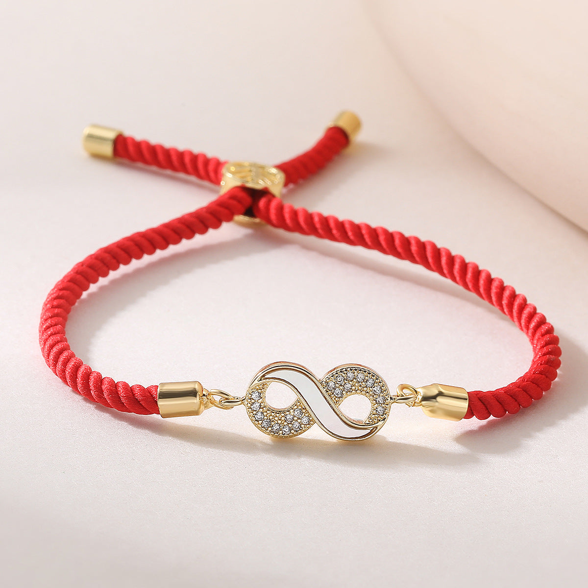Light Luxury Fashion 18K Gold Plated Brass Heart Hand Micro-inlay Cubic Zirconia Shell Red Rope Bracelet for Women