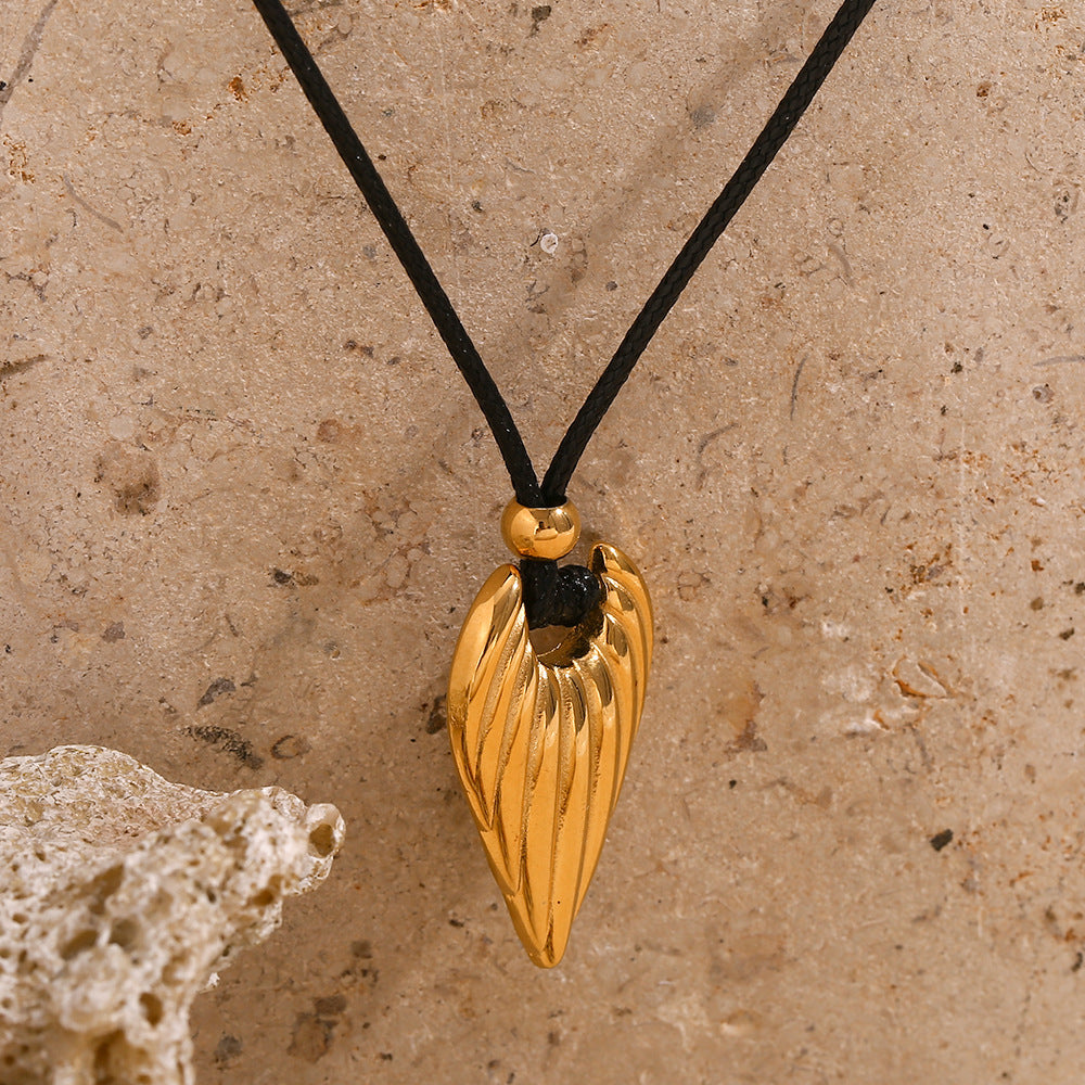 Fashionable Minimalist Geometric Stainless Steel Pendant Necklace with 18K Gold Plating for Women