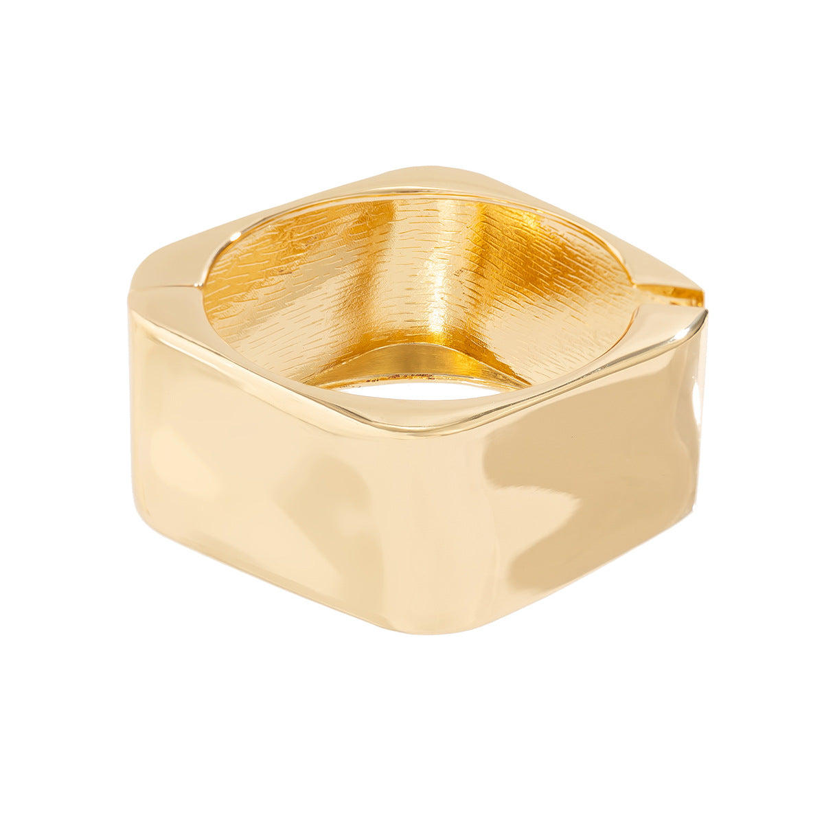 Pulsera Minimalista de Metal Pulido Irregular con Apertura Ancha en Forma de C y Textura de Líneas Geométricas