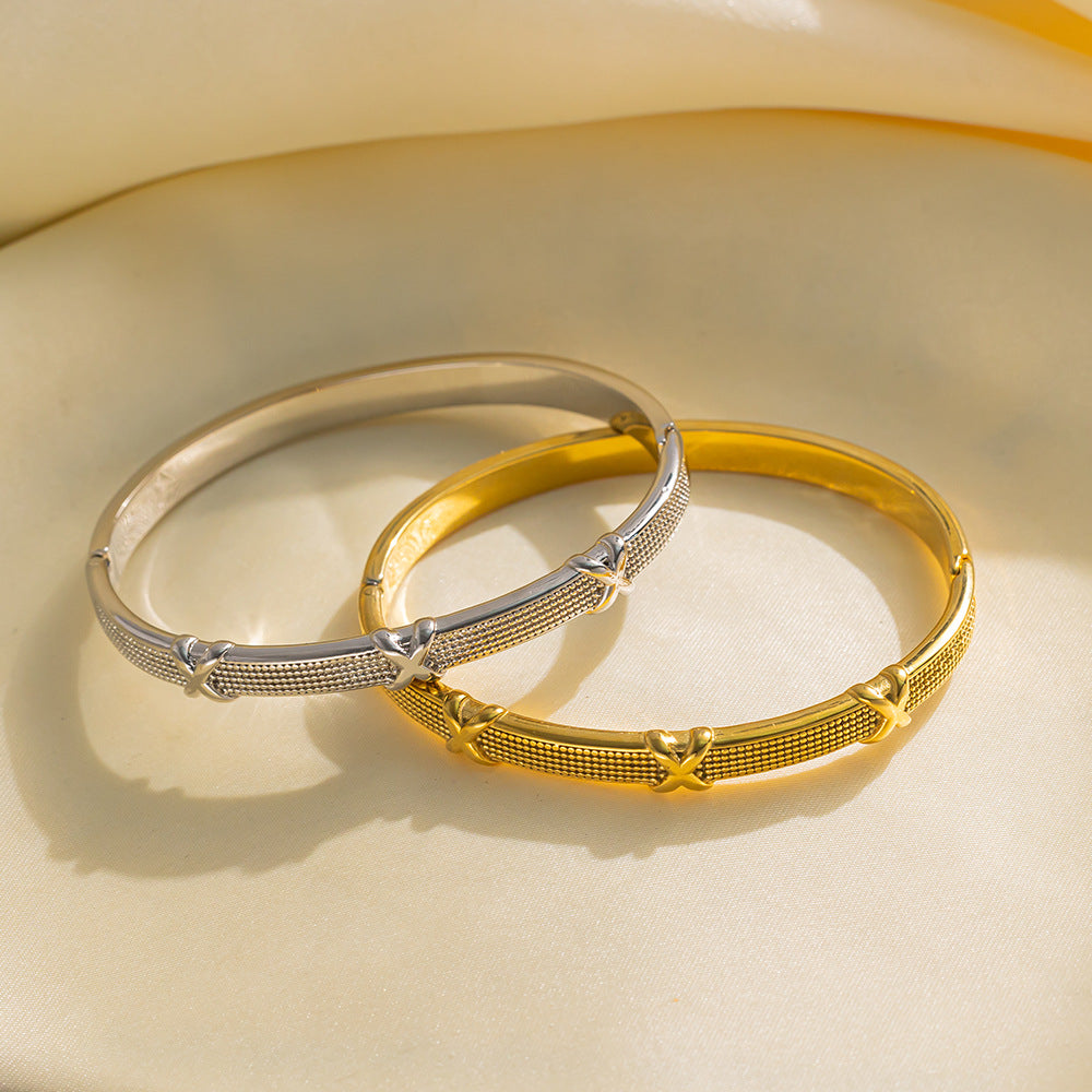 Minimalist Titanium Steel Bracelet with Vacuum Electroplated Smooth Finish Geometric Oval Shape Hypoallergenic Jewelry
