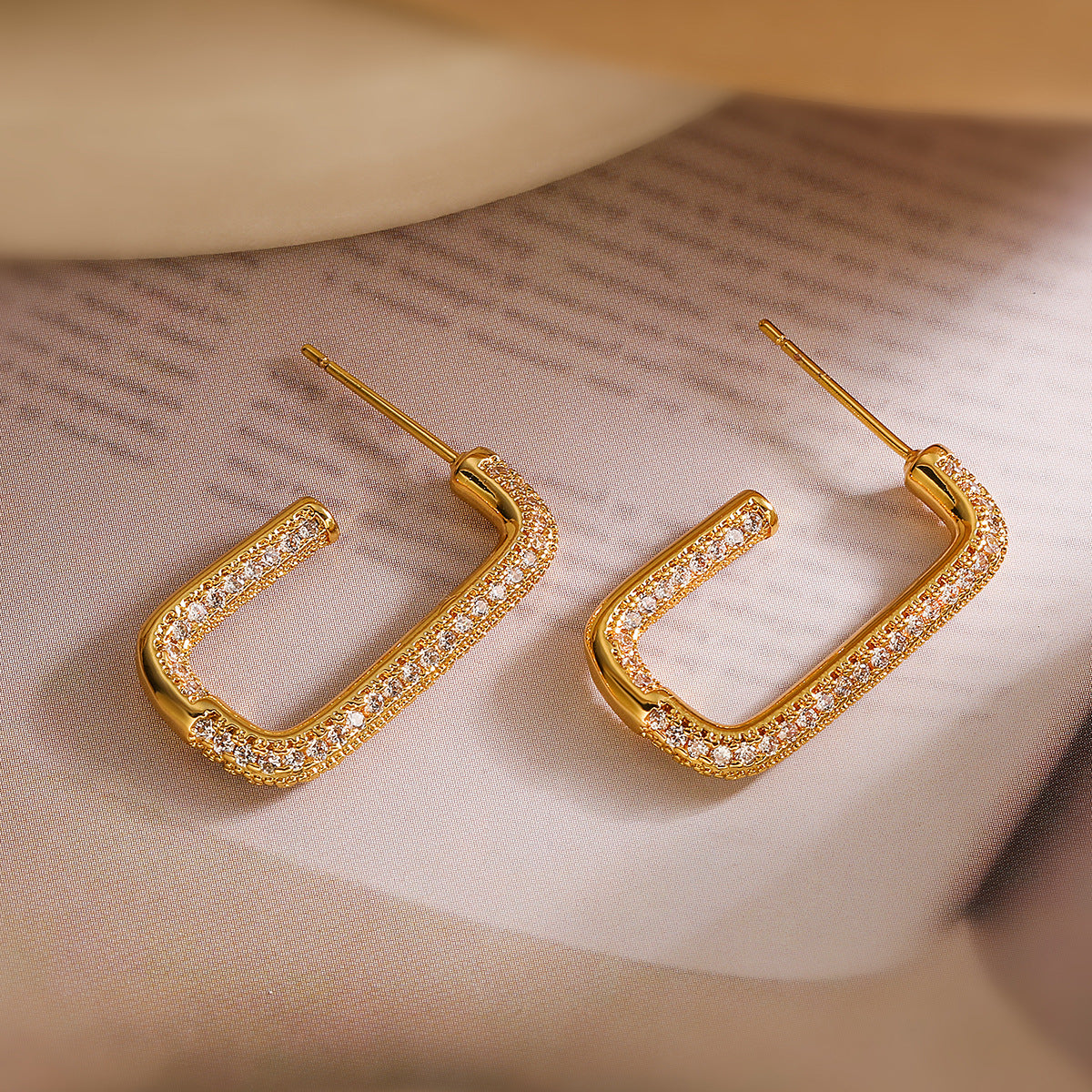 Orecchini Geometrici da Donna in Rame con Placcatura in Oro 18K e Intarsio in Zirconi, Minimalisti e di Tendenza
