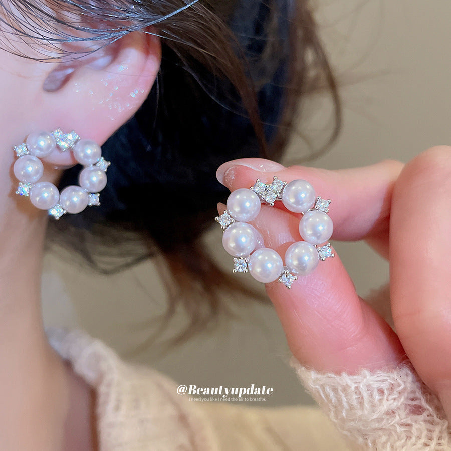 Pendientes de tuerca elegantes vintage con perlas de imitación en forma de gota de agua con incrustaciones de circonitas para mujer