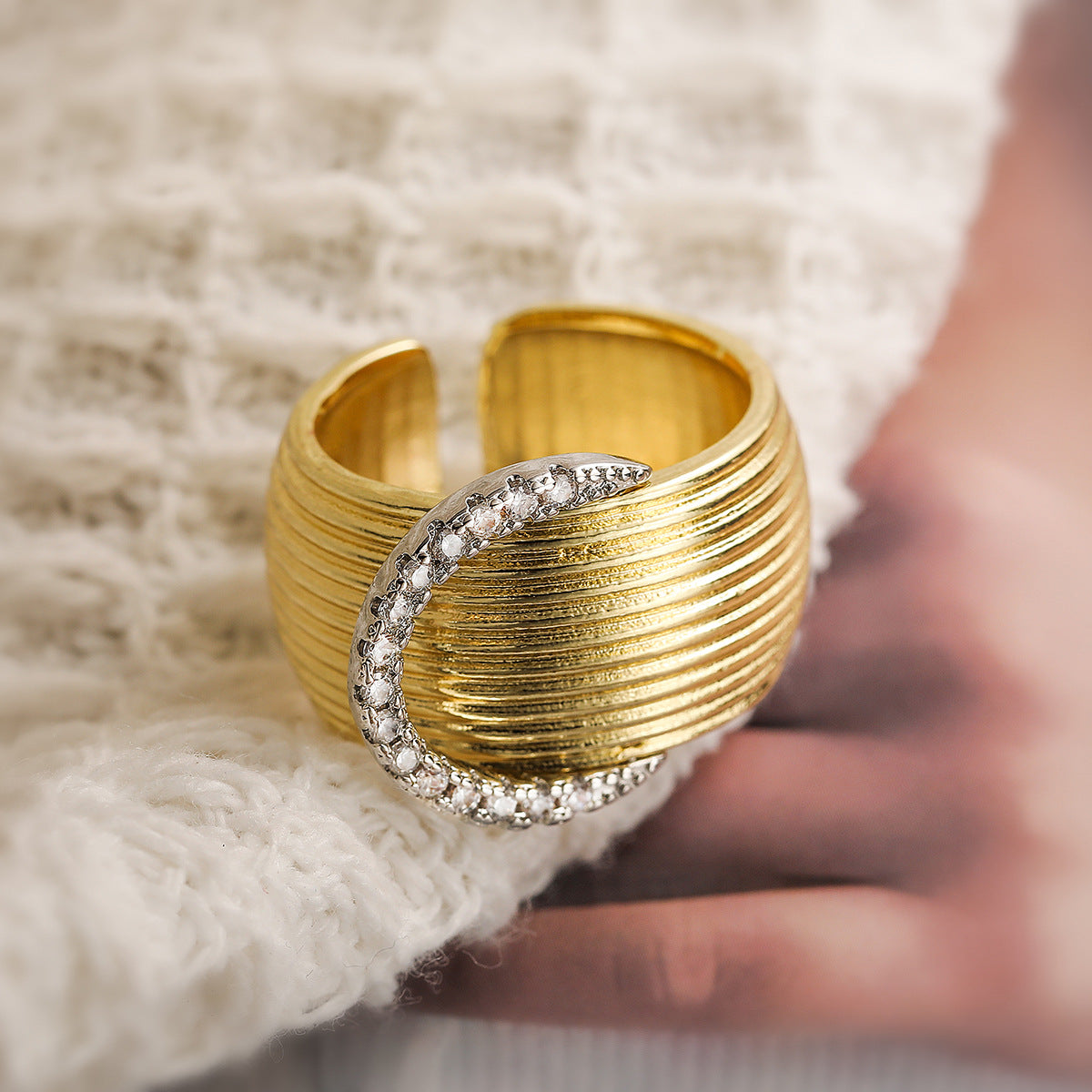 Minimalist Luxe Copper Plated Real Gold Geometric Wide Band Ring for Women with Micro-Pavé Zirconia and Irregular Shape Design