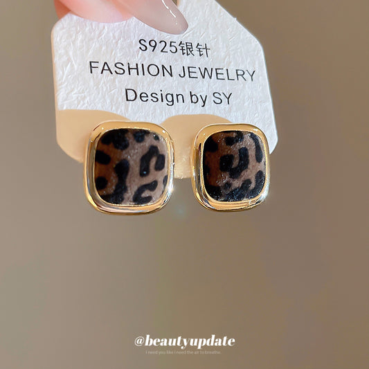 Aretes cuadrados geométricos de leopardo de terciopelo retro en plata esterlina, joyería artística minimalista para mujer