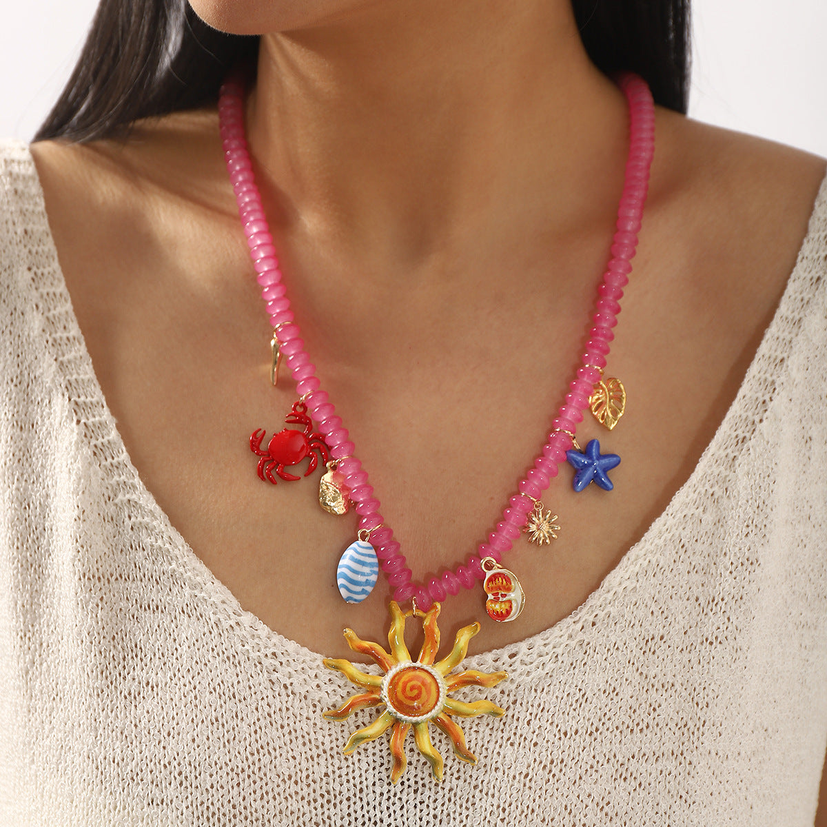 Collar de mujer estilo bohemio con cuentas en forma de corazón y estrella de mar, con esmalte y colgante de aleación en cadena estándar