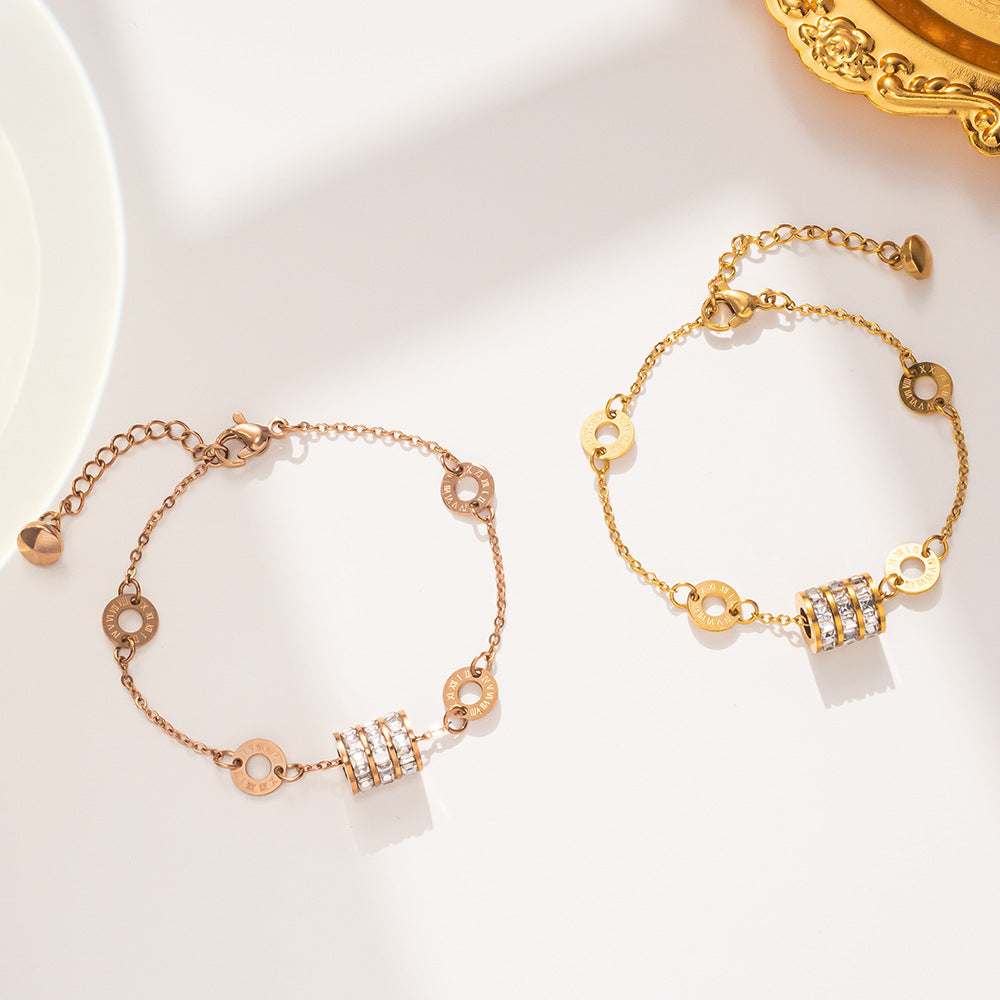 Pulsera de lujo geométrica de eslabones romanos de acero de titanio con detalles de diamantes de imitación para mujer