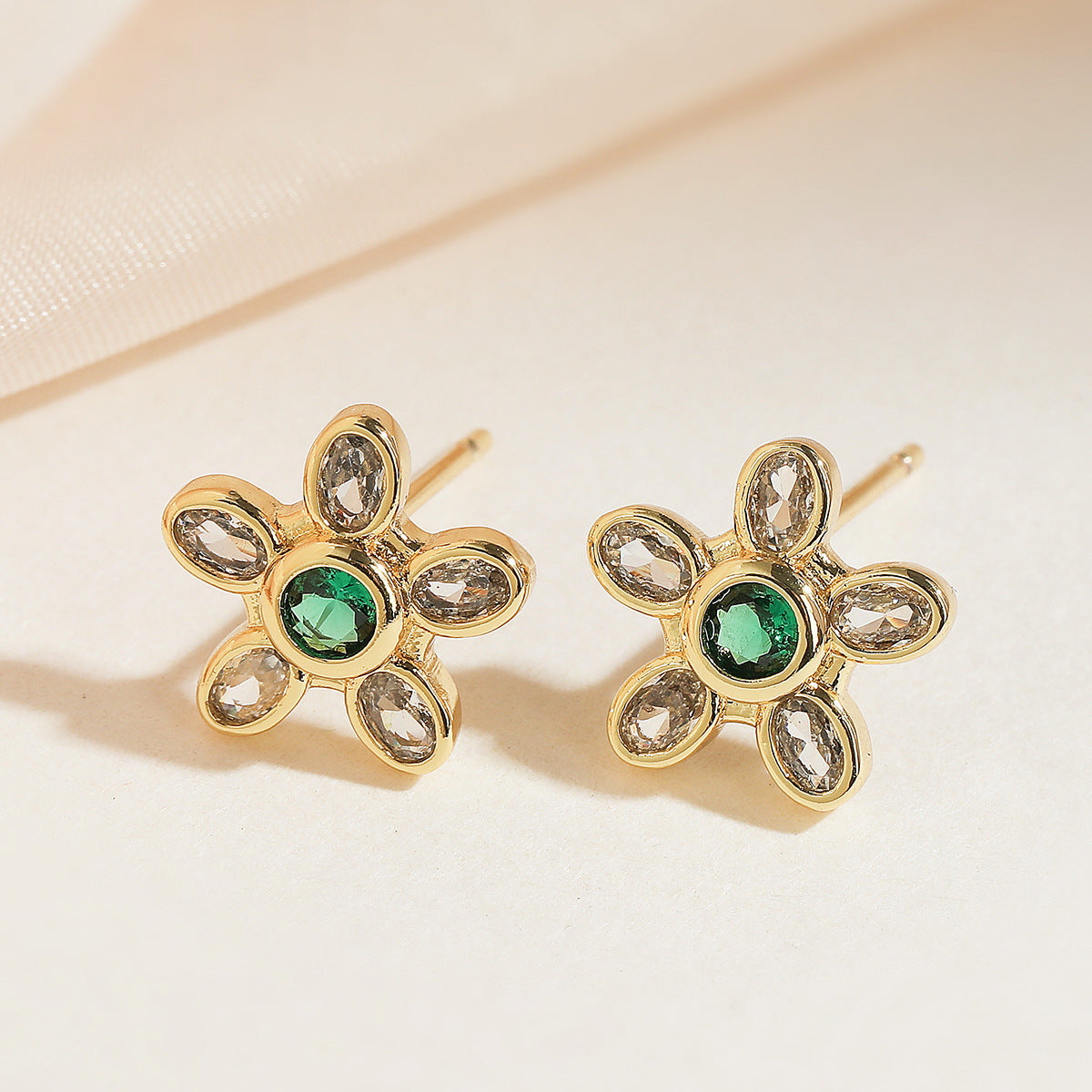 Minimalist 18K Gold Plated Brass Geometric Floral Cubic Zirconia Micro-Inlay Stud Earrings for Women