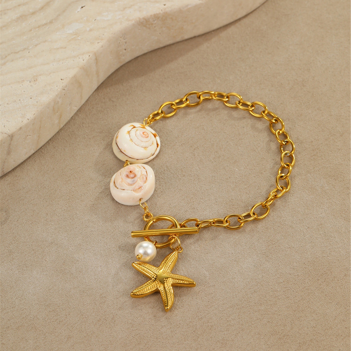 Fashionable Star-Shaped Stainless Steel Gold-Plated Ocean-Inspired Necklace for Women with Seashell and Star Pendant