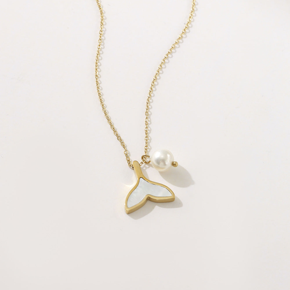 Fashionable OL Stainless Steel Pearl Mermaid Tail Pendant Necklace for Women with Electroplated Finish and Clavicle Chain Design
