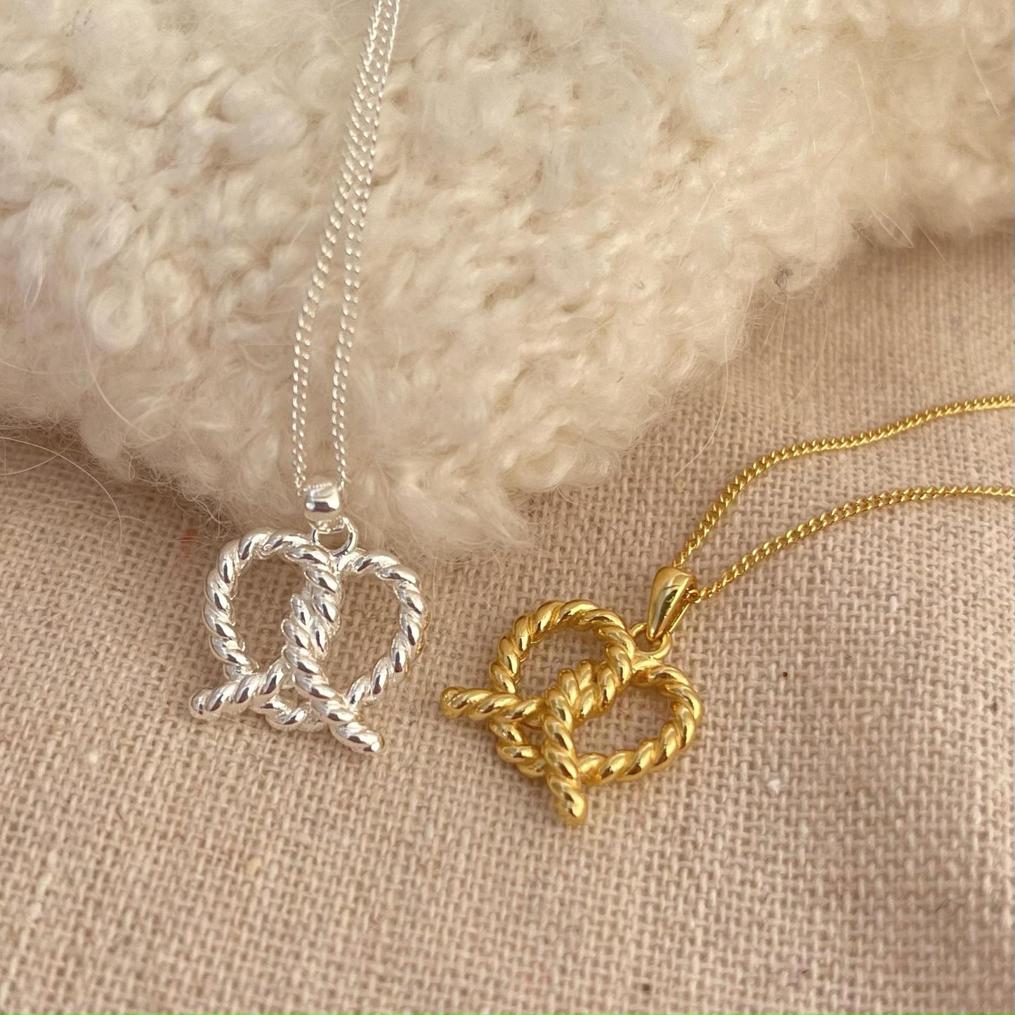 Minimalist Twisted Rope Heart Necklace in 925 Sterling Silver with Geometric Accent