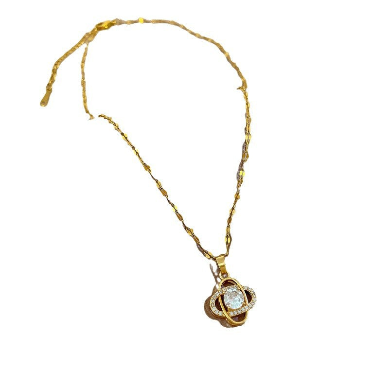 Collana Minimalista da Donna a Forma di Trifoglio Cavo in Acciaio Inossidabile con Strass e Delicata Catena in Acciaio al Titanio