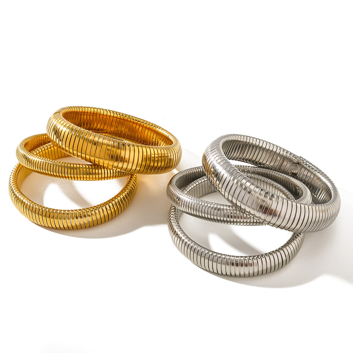 Bracciale con Fascia Larga Elastica a Spina di Serpente in Stile Vintage da Donna, Realizzato in Acciaio Inossidabile con Placcatura in Oro 18K
