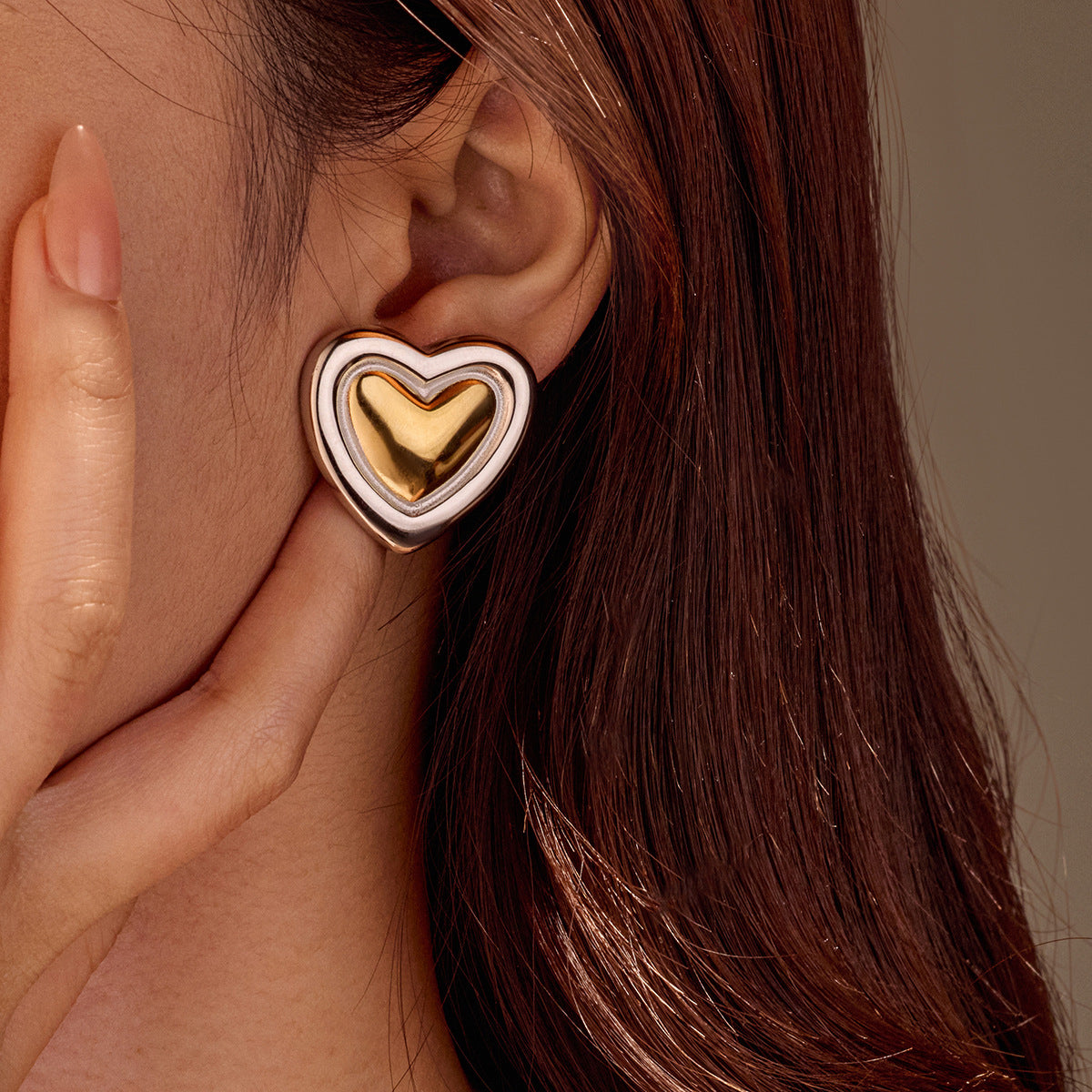 Orecchini a perno geometrici alla moda in acciaio inossidabile a forma di stella e cuore da donna con finitura placcata